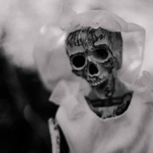 دانلود آهنگ عروسک خوشگل من بشین کنار دل من